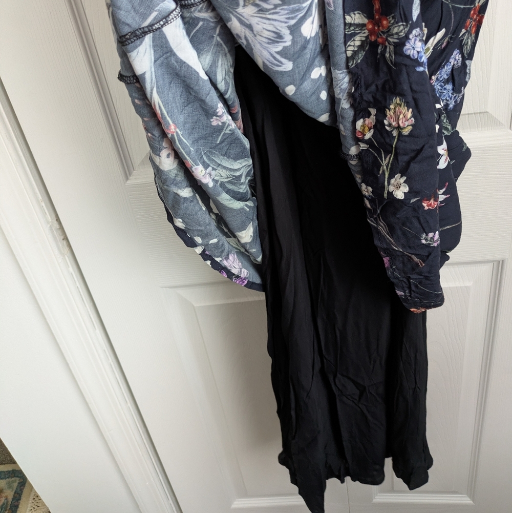 Amour Vert Dina Gemini Viscose Floral Navy Midi Dress - Picture 8 of 13